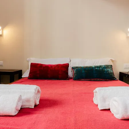 3 Piani Con Jacuzzi Inclusa In Centro 公寓 *