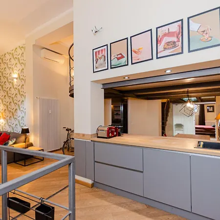 3 Piani Con Jacuzzi Inclusa In Centro
