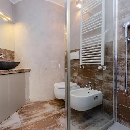 3 Piani Con Jacuzzi Inclusa In Centro *