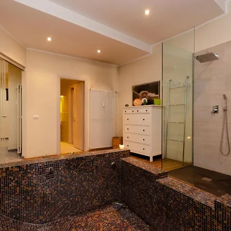 3 Piani Con Jacuzzi Inclusa In Centro * 米兰