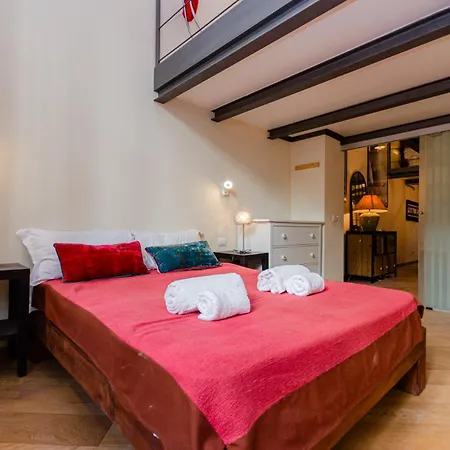 3 Piani Con Jacuzzi Inclusa In Centro Lejlighed