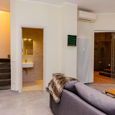 3 Piani Con Jacuzzi Inclusa In Centro 米兰