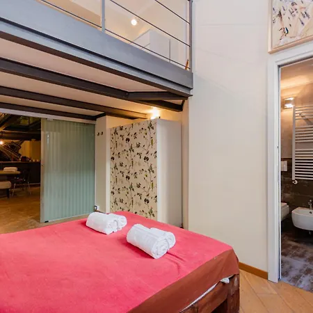 3 Piani Con Jacuzzi Inclusa In Centro Milano